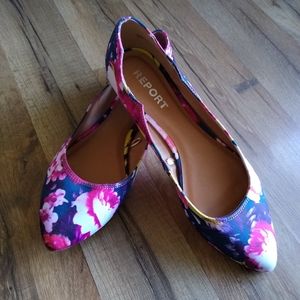 Report Floral Flats
